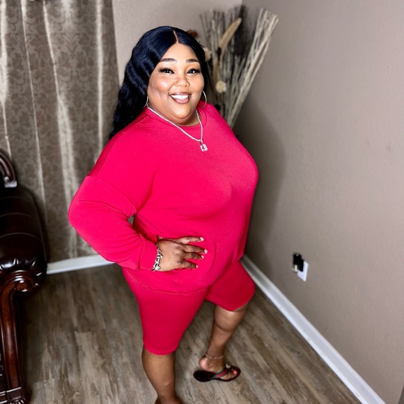 Red Sweatshirt Biker Set - Picture 4 of 4